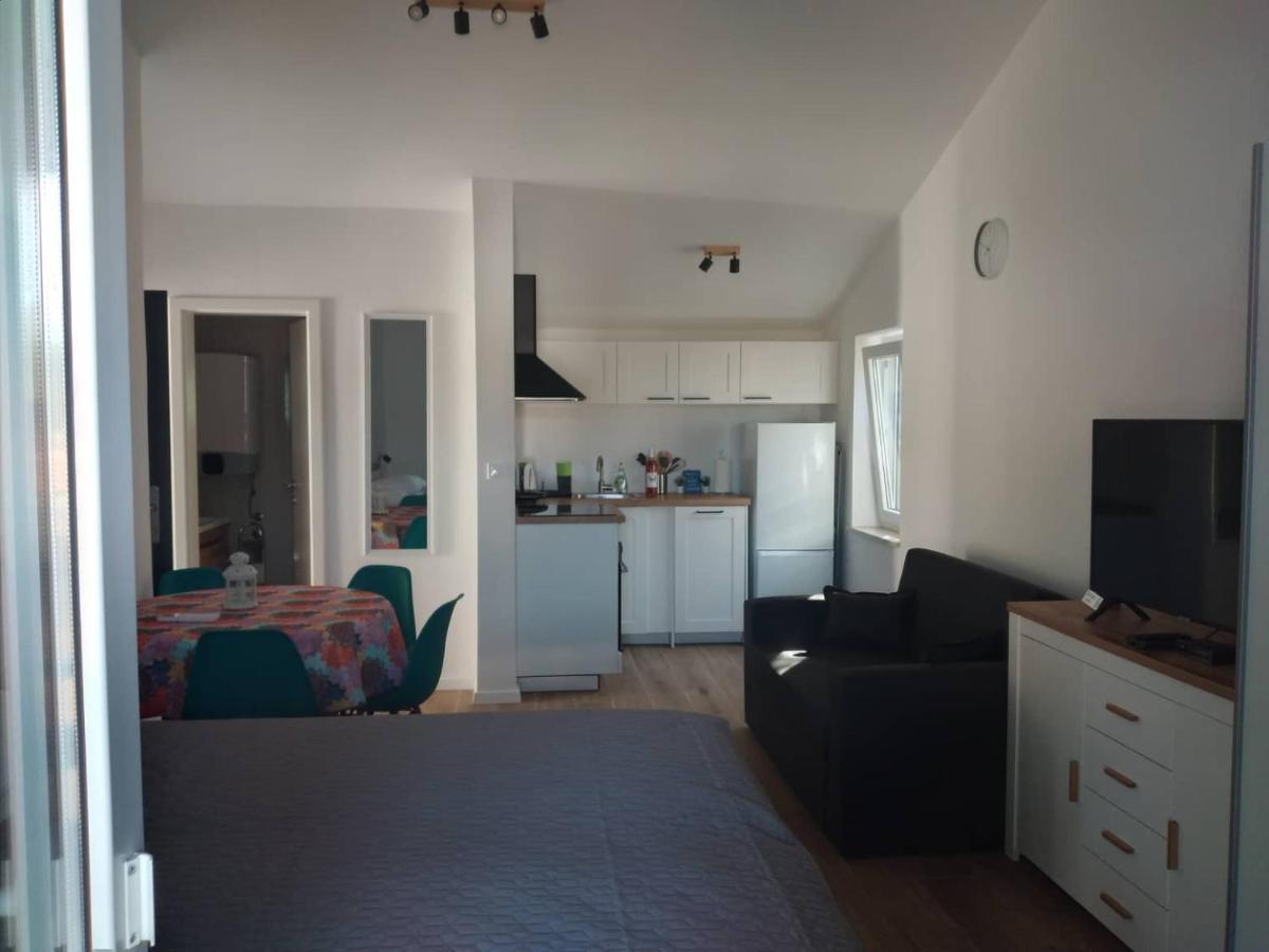 Apartmani Luni เปรมันตูรา ภายนอก รูปภาพ